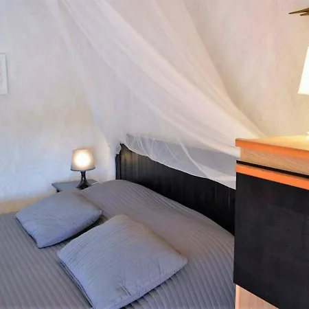 Calme Avec Terrasse Et Parking Au Lavandou - 3 Couchages - Fr-1-251-31 Apartment Le Lavandou